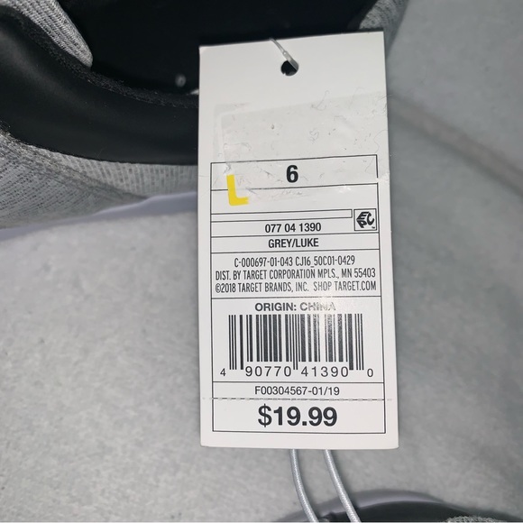 Girl’s 6 / Women’s 7.5 CAT & JACK Heather Gray / Black Slip On Fashion Sneakers - Picture 3 of 14